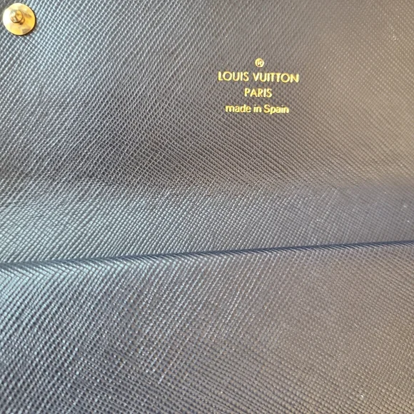Authentic Louis Vuitton Lin wallet - Picture 7 of 9
